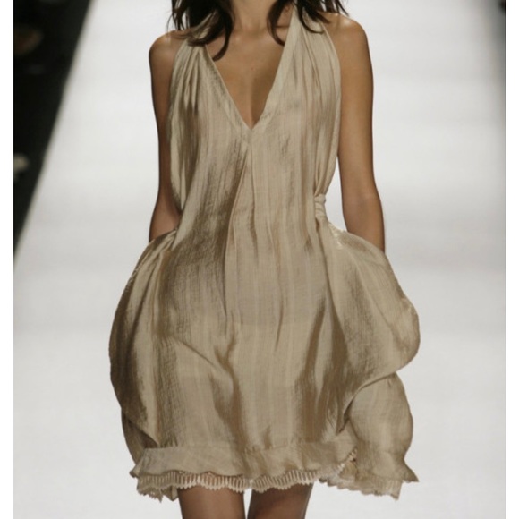BCBGMaxAzria Dresses & Skirts - BCBGMaxAzria Runway ~ Sand Statement Dress ~ Sz XS